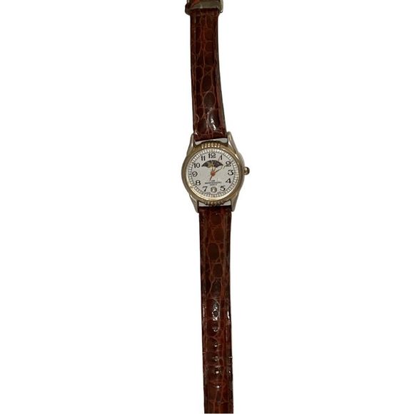 Vintage Water Resistant Quartz Watch - Picture 3 of 4